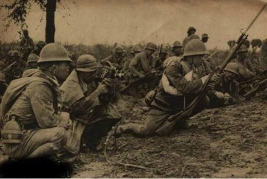 日本军队发明 精神注入棒 专门打新兵 被用刑者7天不能下床