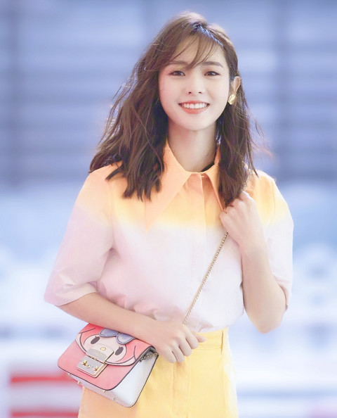 宋伊人是服装设计专业,邢菲是艺术体操专业,看到章若楠:服气!