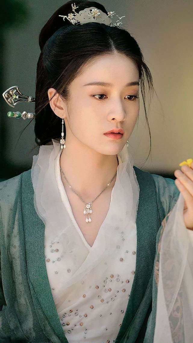 白发:年度最狗血情剧,长公主容乐当着万军面前与无忧上演活春宫