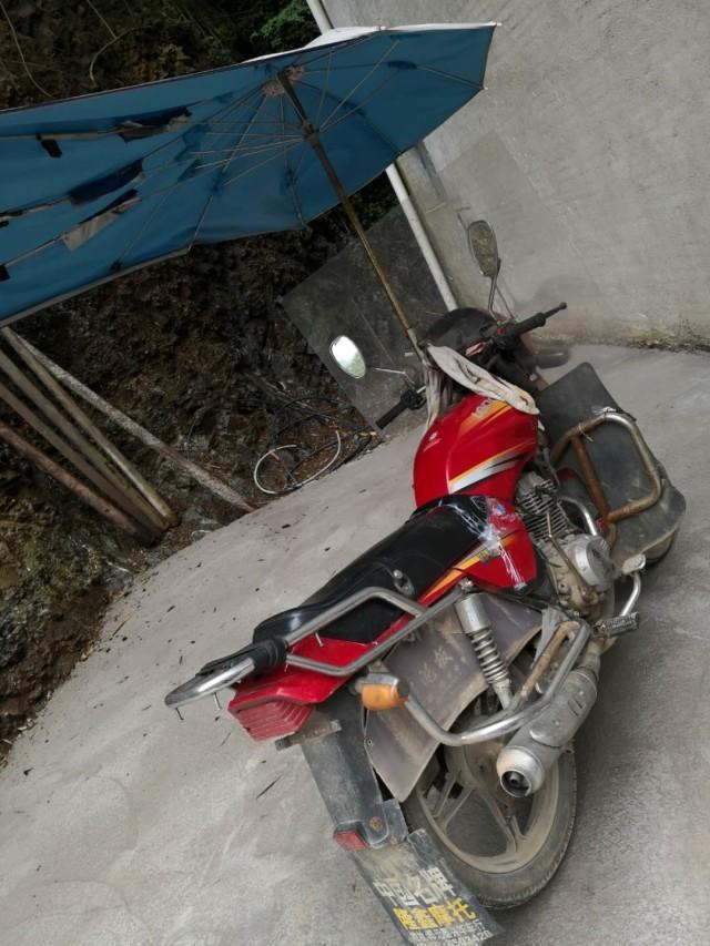 戴廷红家里的摩托车.