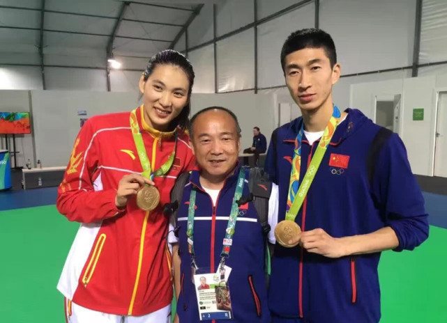 郑姝音看台为男友助威 赵帅:金牌属于全体中国