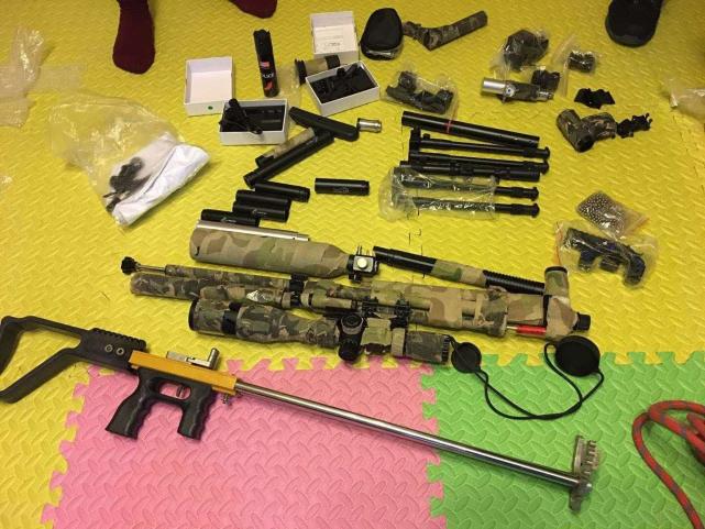 重庆警方打掉一个家族式网络制贩枪支犯罪团伙