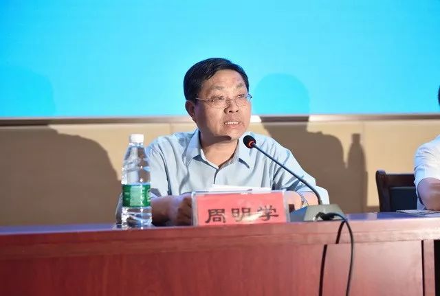 九江一中举办万金陵校长关于学校办学思想及成果报告会