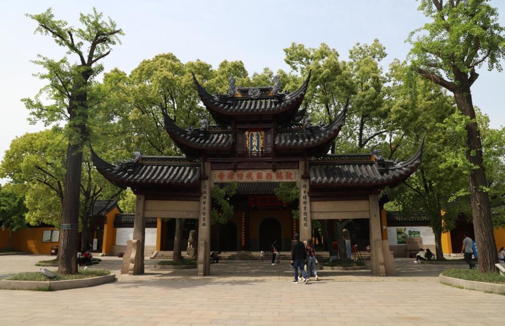 这座古刹历史近千年,是苏州人口中"香火最旺",门票5元可住宿