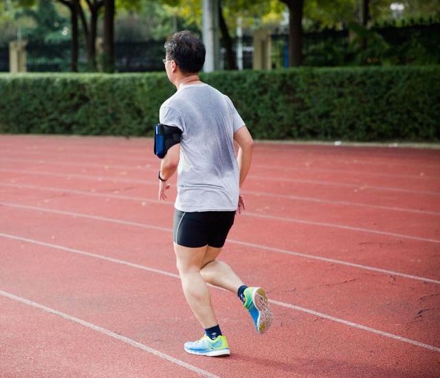 每天坚持跑步，对身体有何好处？