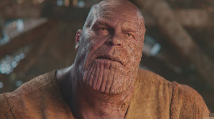 当灭霸看到老年的自己时,有谁注意他的眼神,网友:悲伤蓝瘦男孩