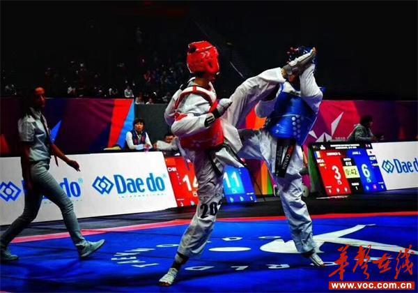 邵阳县二中学生吕浩:全国跆拳道锦标赛上勇夺