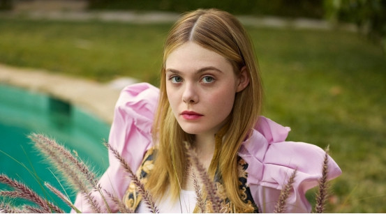 21岁戛纳评委艾丽·范宁当场晕倒,知道原因后令人心疼-看点快报