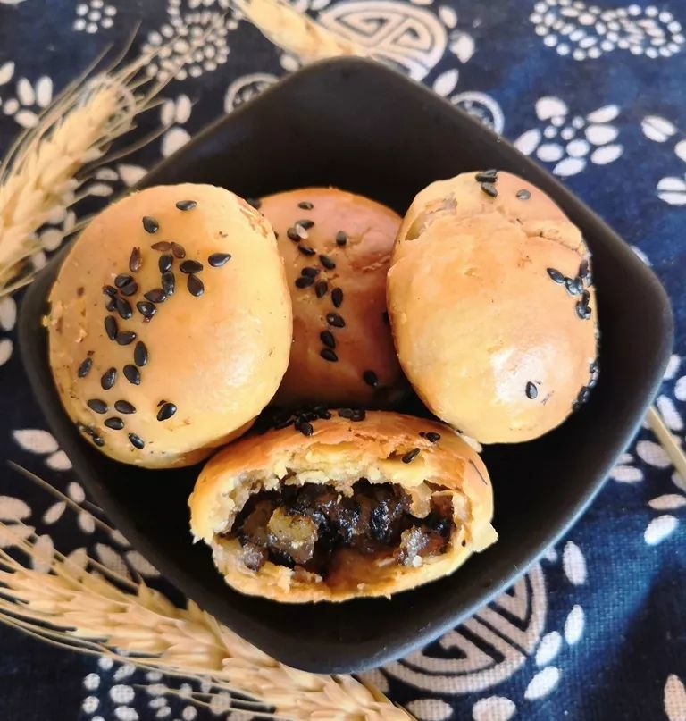 但项家酥饼早在1998年就火遍衢州,这家酥饼可以说是每一个衢州人的