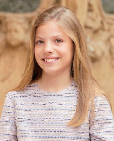 西班牙国王夫妇结婚15周年,当年婚礼害羞,竟然