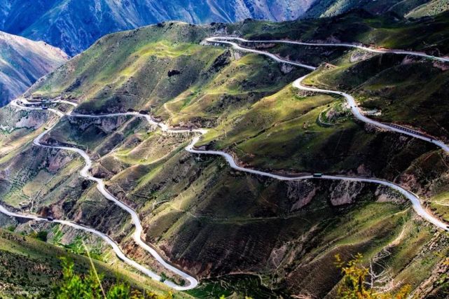 中国最长国道修了半世纪穿越8个省全长五千公里