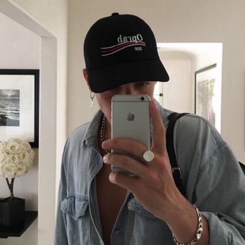 欧美男生头像:今天你对我不理不睬,以后我让你高攀不起