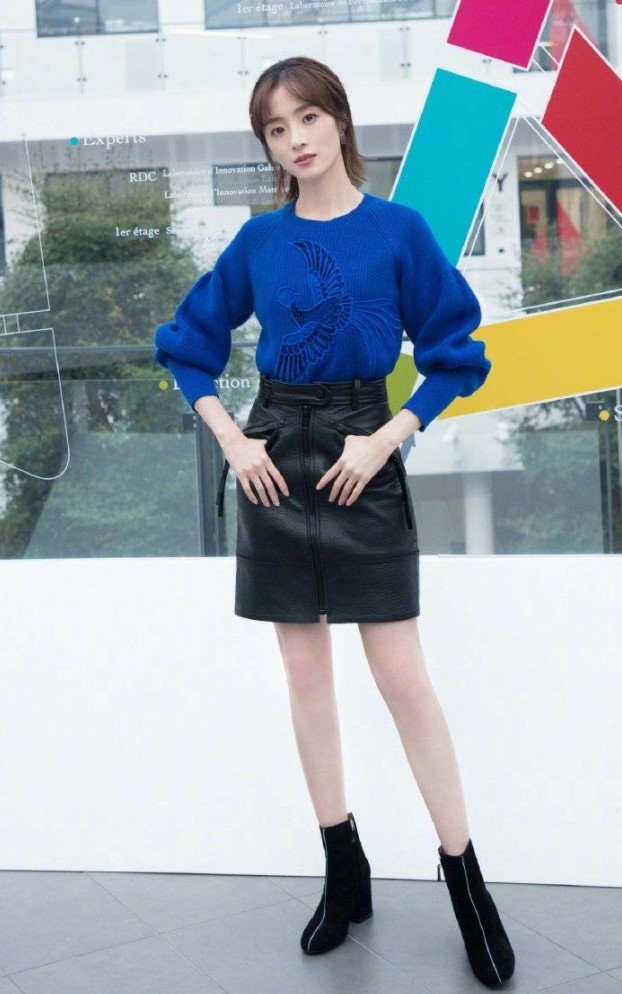 以前嫌旋风少女"戚百草"太土,当她穿上国风透视裙,反击得漂亮