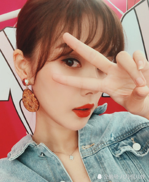 还记得《小时代》宫洺的助手kitty吗?如今逆袭成"万人迷"