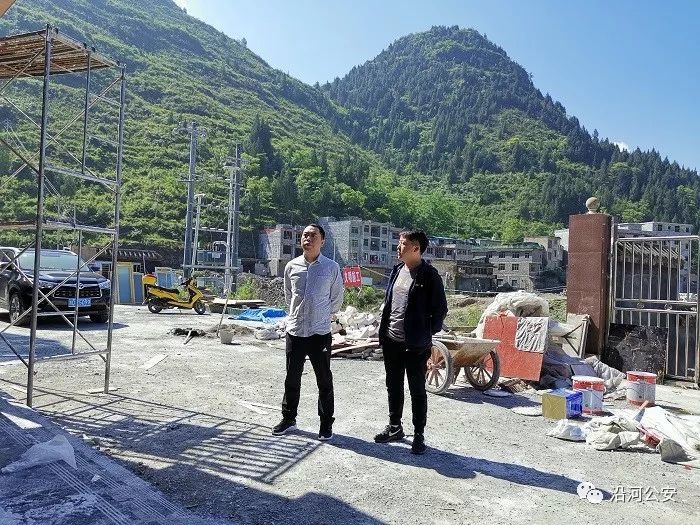 殷松到夹石派出所督导整改工作