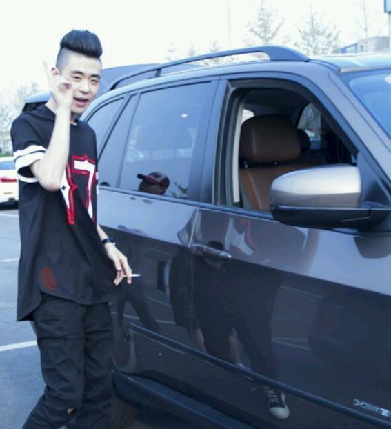 德云社里豪车多,座驾第一不是郭德纲,而是他!