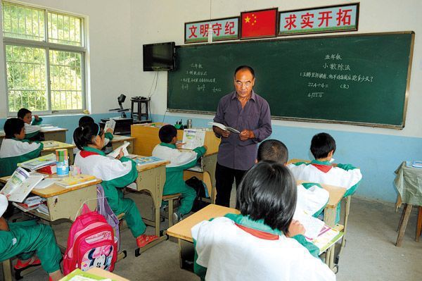 国家教育部:农村从教30年的老师可直接评高级教师