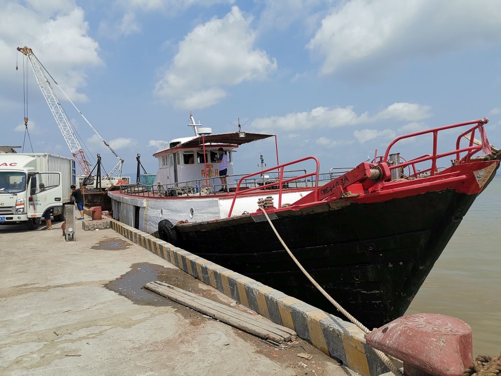 珠海流动渔船走私柴油逾300吨,12人被抓