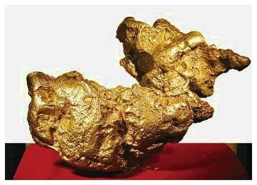 世界上最大块的天然黄金,整块120斤,网友:看起来像一堆土