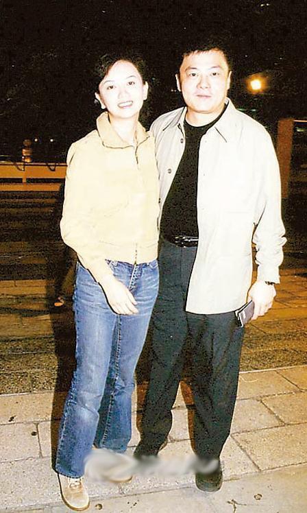 54岁曾华倩近照曝光,美人迟暮孤身一人的感受谁能懂