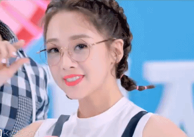 发型苗苗和郑恺结婚了她梳了jennie同款蝎尾辫