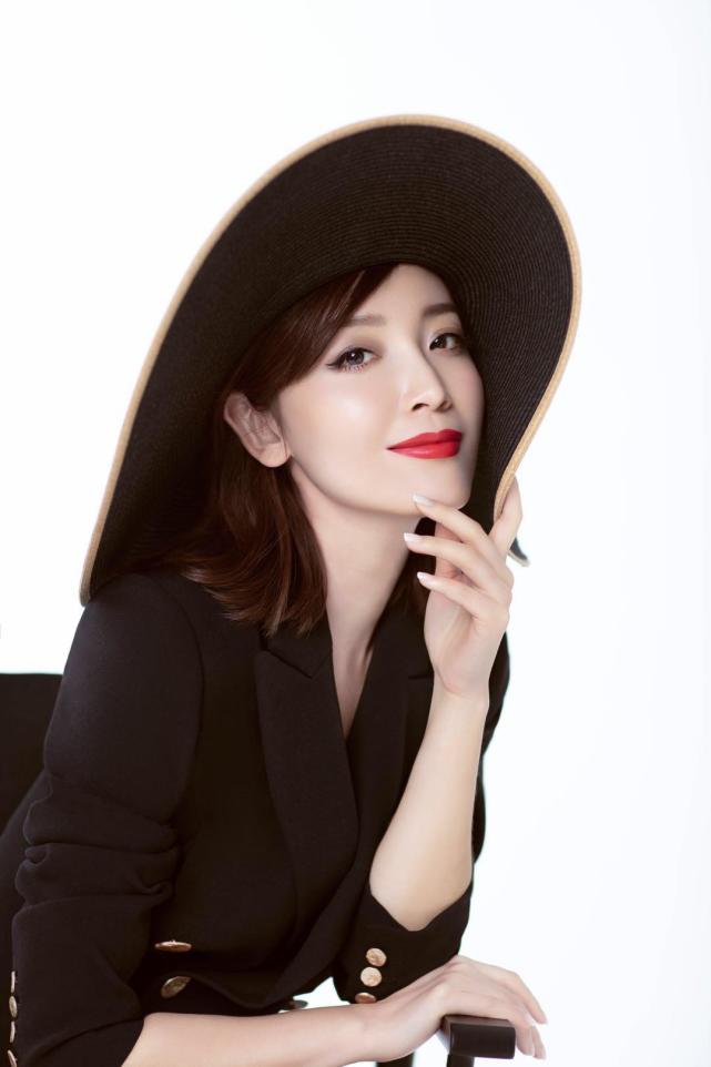 说她心机也好,刻薄也罢,但你永远不能否认薇薇安的强大气场来自于她