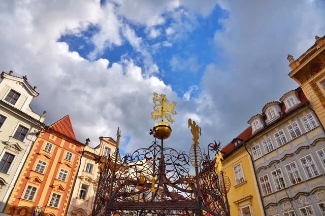 布拉格没有布拉格广场,也没有许愿池,难道歌词