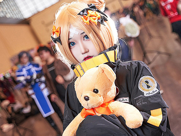 萤火虫漫展妹子cos阿比,看到她脚上的鞋子,网友:太会穿了!