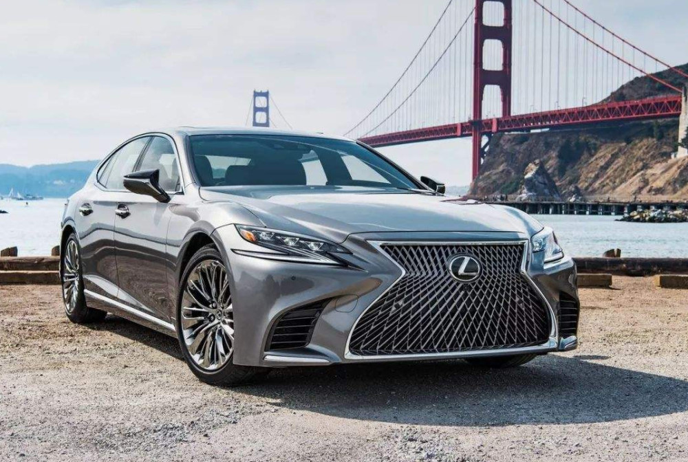 誉为"东方旗舰"轿车,档次不输宝马7系,百公里加速仅5.4s