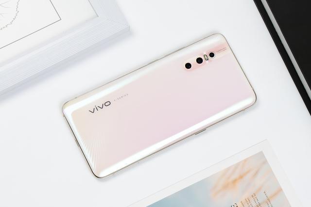 高達數百種ai美顏方案,vivo x27:論自拍我不是針對誰