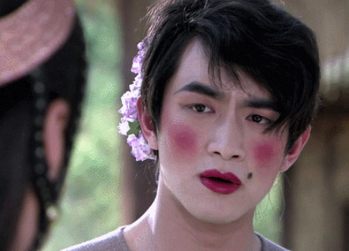 张国荣女装美到爆炸 林更新女装意外好看 范丞丞女装简直是公主