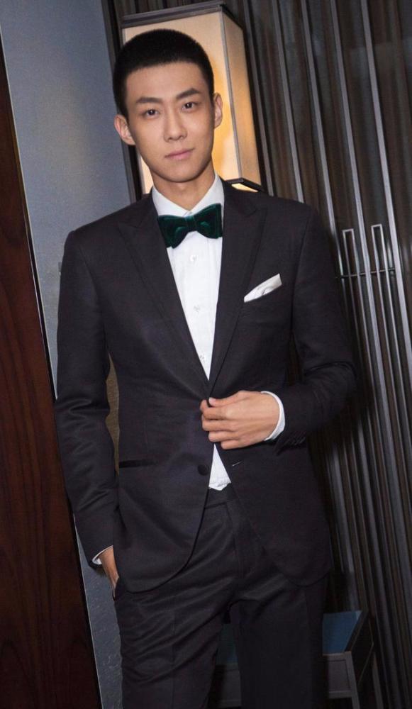 演员:为啥郭敬明赵薇反杀成功,真大佬李少红陈凯歌频惹争议?