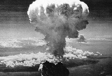 日本原子弹爆炸后 为何墙上留下人的影子 胆小者慎入