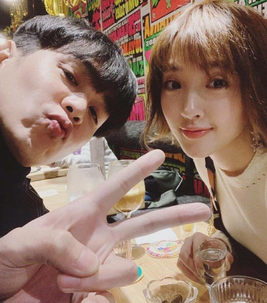 张若昀|张若昀发文自白似告白唐艺昕：无尽的时光过后，在茫茫星海中相逢