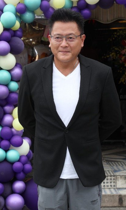 51岁魏骏杰发福臃肿认不出 自曝8月将有电影上映