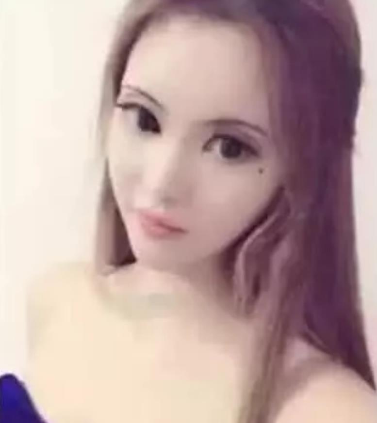 都说迪丽拉没有整容?当学生时代照片曝出后,网友:这颜值我酸了