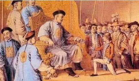 有个外国人 偷偷画下了乾隆皇帝的真容 与历史书上画像并不一样
