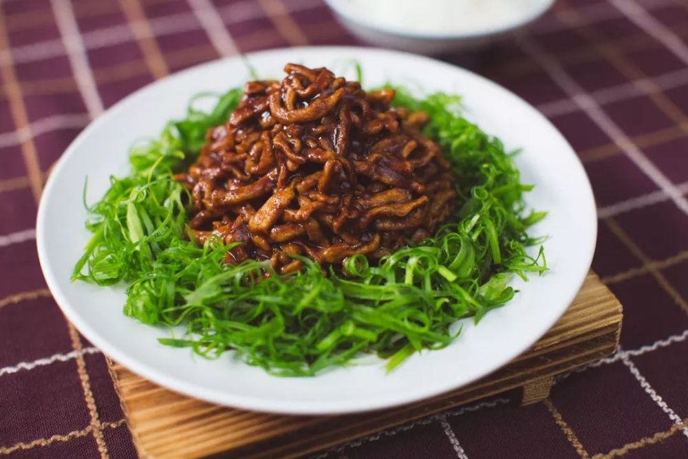 今日餐桌c位:钱江肉丝,浓油赤酱超下饭