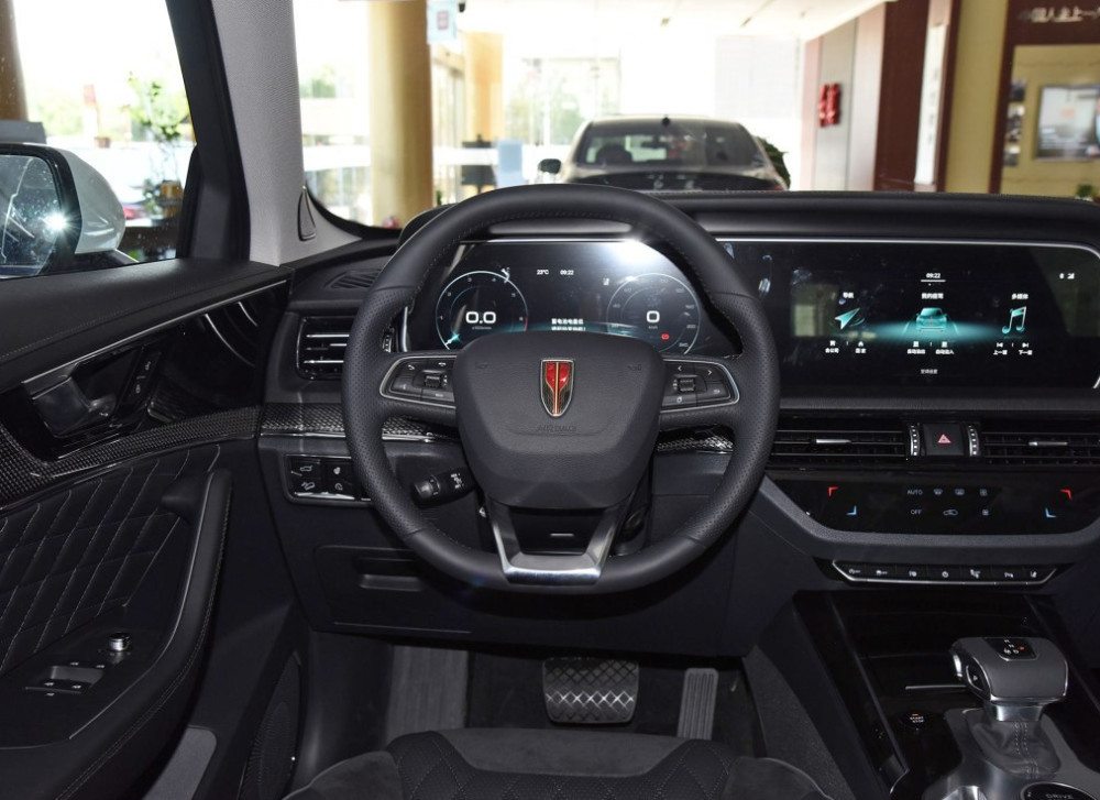 不到二十万的红旗suv成网红,看车需排队!