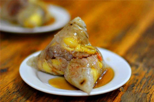 中国饮食有"南甜北咸"的说法,为什么粽子的口味正好相反?