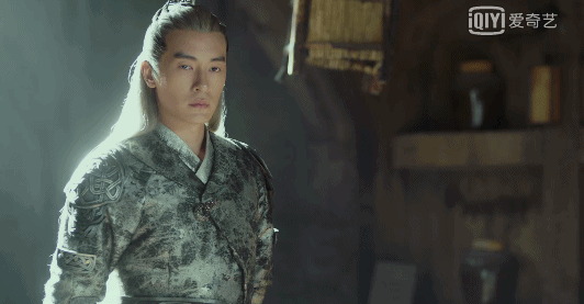 银尘高冷偶尔也吃醋耍耍小性子,麒零因为苍雪之牙毁了自己的镇子,说再