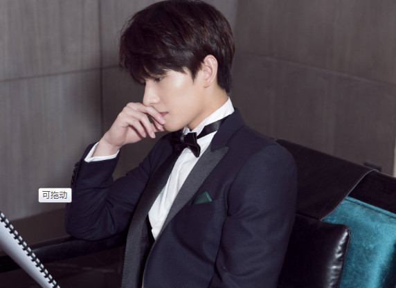 这5个明星的名字有意思,正着倒着读一样,但我