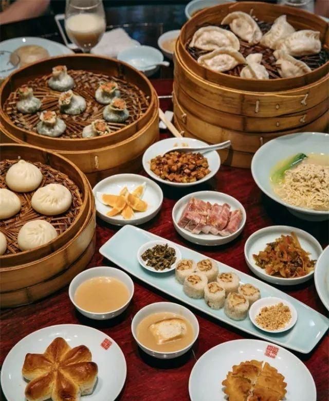 扬州风土记略》中如是说:"扬州土著,多以盐务为生,习于浮华,精于肴馔