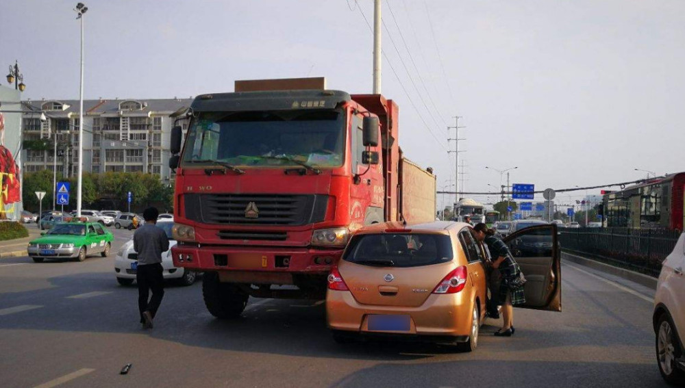 小汽车只是自己生活上用的比较多,还会有一部分小伙伴们选择购买大
