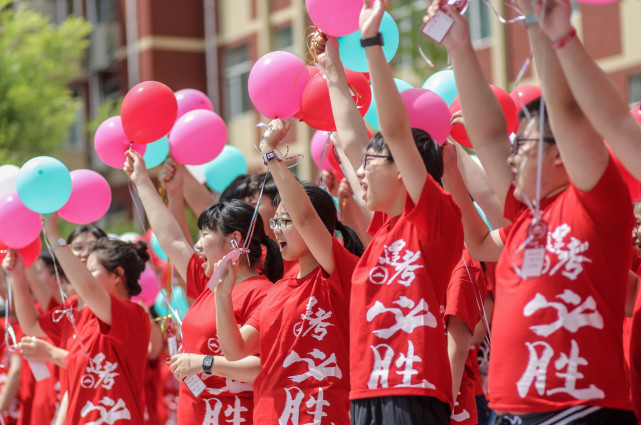 "高考锦鲤"现身 沈阳必胜客助力高三考生"逢考必胜"