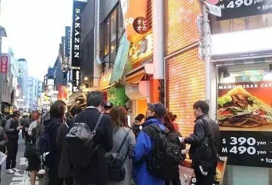 为珍珠奶茶而疯狂的日本人 不仅喜欢喝奶茶而且更爱 吃珍珠 腾讯网