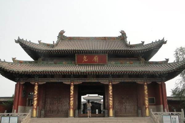 汉国变乱,刘曜迁都长安,为什么都城平阳会毁灭于熊熊烈火?