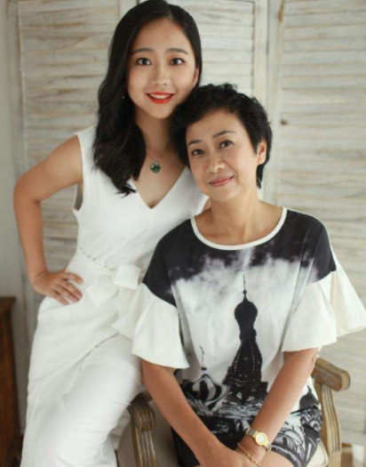 巴啦啦小魔仙主演现实妈妈,美雪端庄,严莉莉漂亮,美琪能出道了