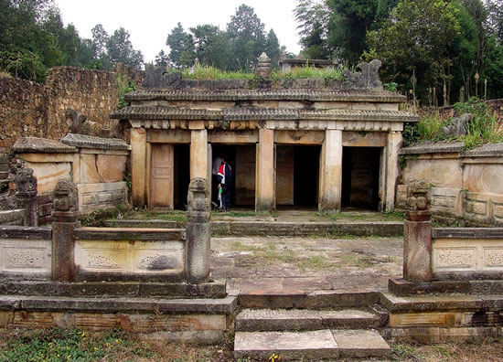 大清灭亡为何还有皇陵守陵人?他们都是什么身份?谁给发工资?