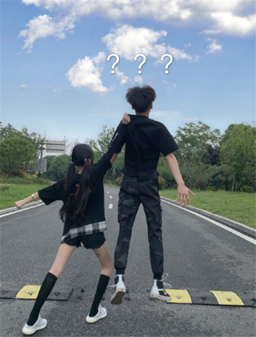 杨清柠单手拎起毛宸宸,被"直线腿"震惊,网友:p过头了?